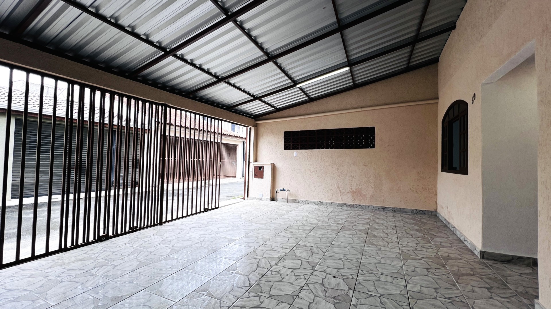 Casa Residencial para locacao no Boqueirao em Curitiba com 58,44m² por R$ 2.200,00