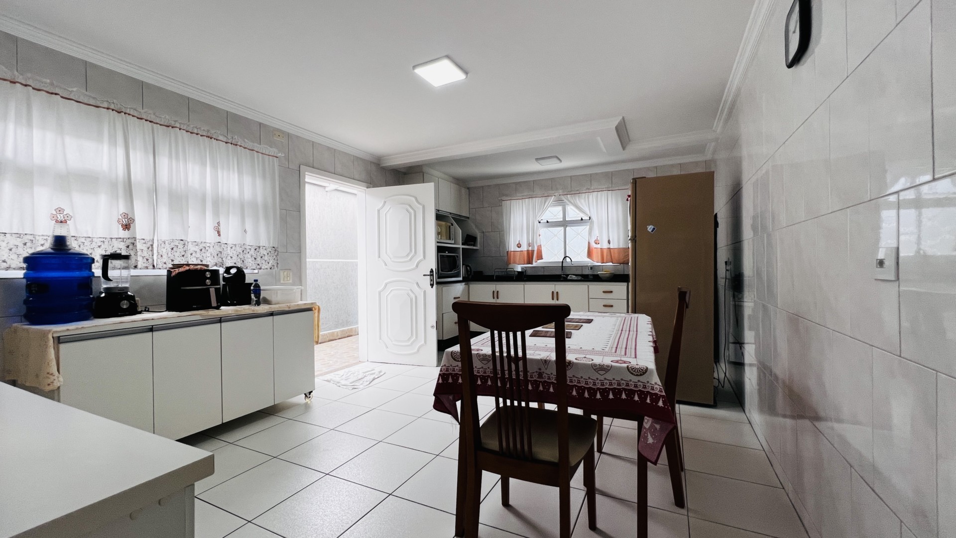 Sobrado para venda no Boqueirao em Curitiba com 384m² por R$ 1.650.000,00