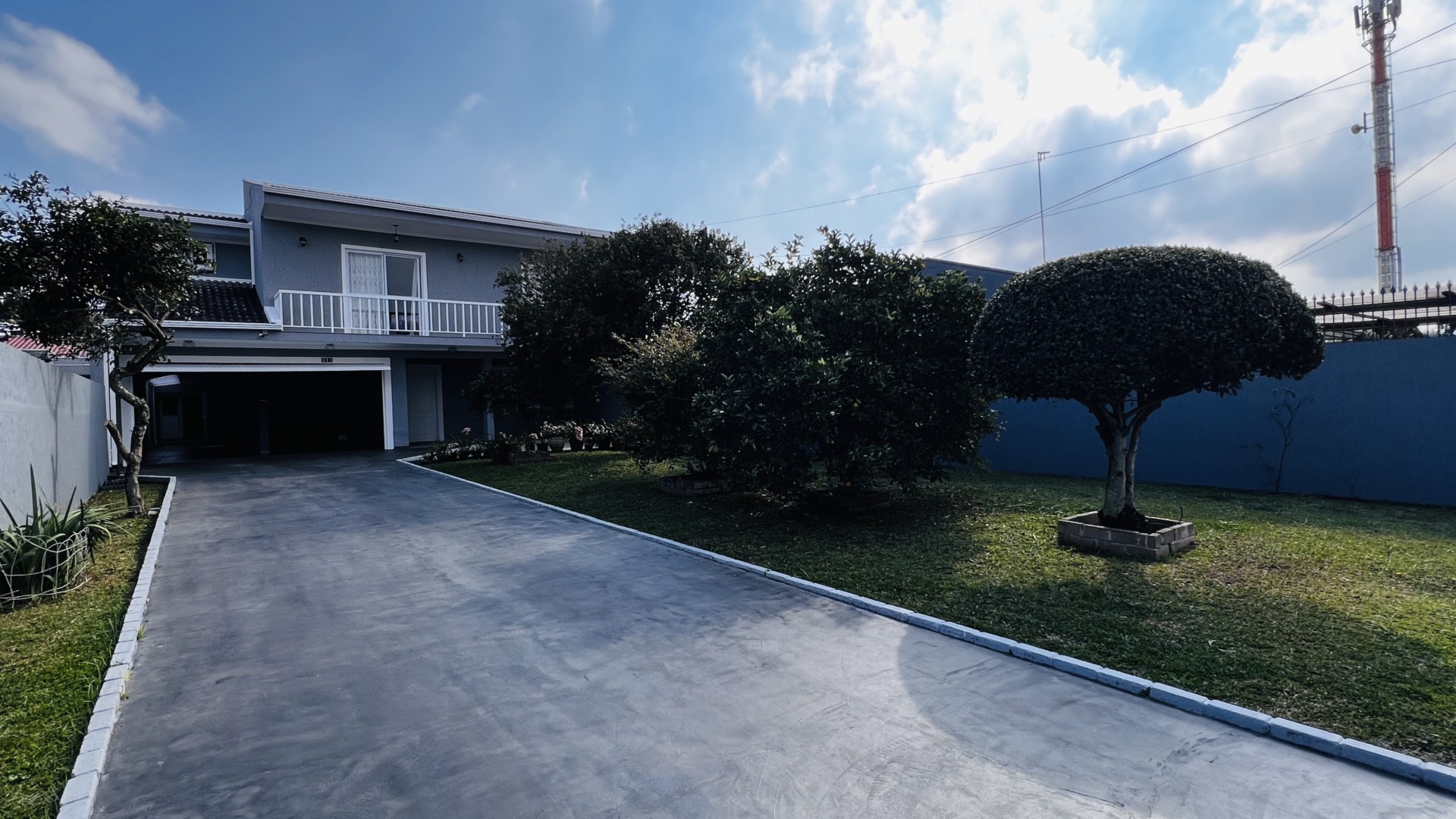 Sobrado para venda no Boqueirao em Curitiba com 384m² por R$ 1.650.000,00