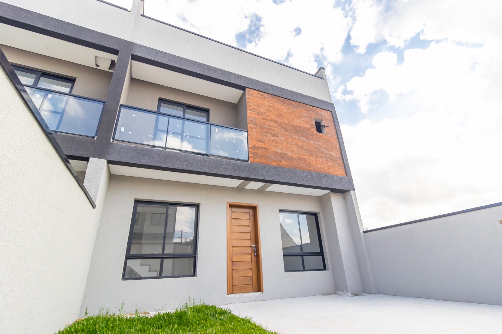 Sobrado para venda no Xaxim em Curitiba com 178m² por R$ 599.000,00