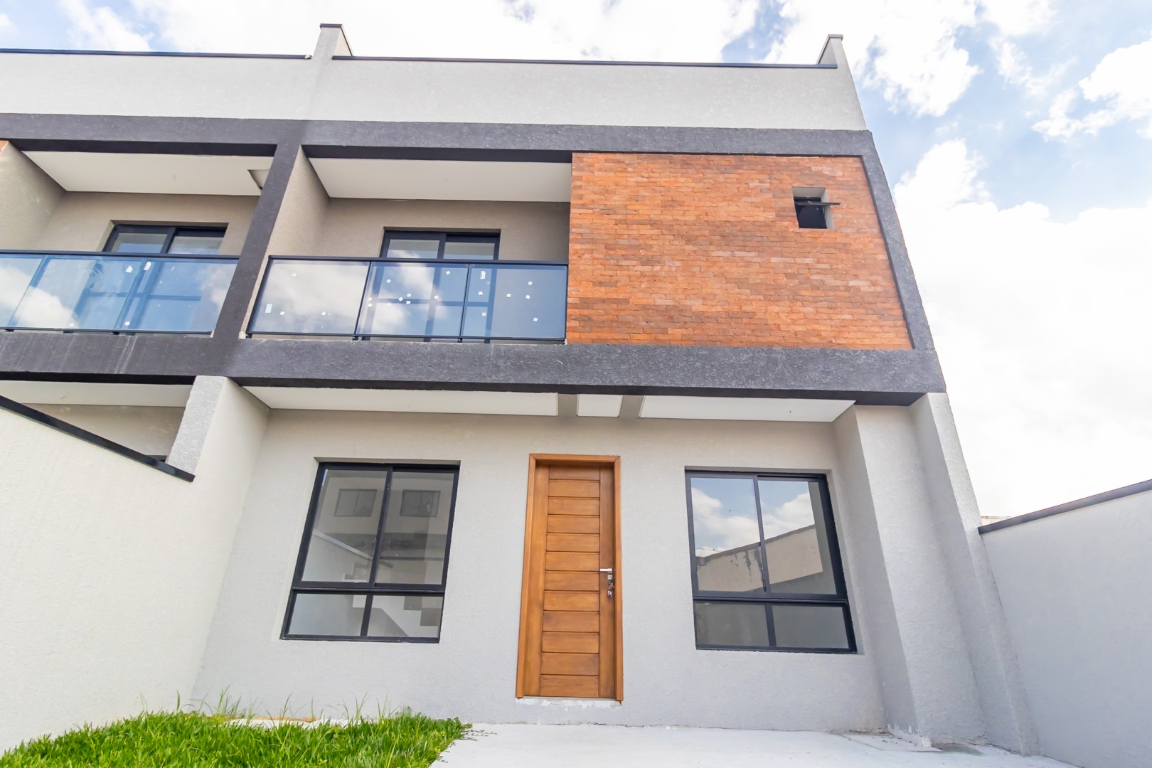 Sobrado para venda no Xaxim em Curitiba com 178m² por R$ 599.000,00