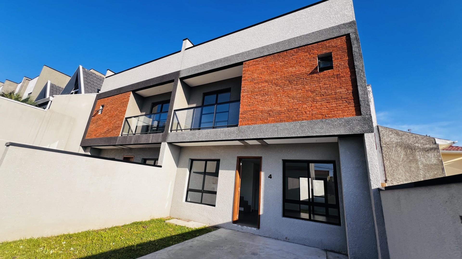 Sobrado para venda no Xaxim em Curitiba com 100m² por R$ 649.000,00