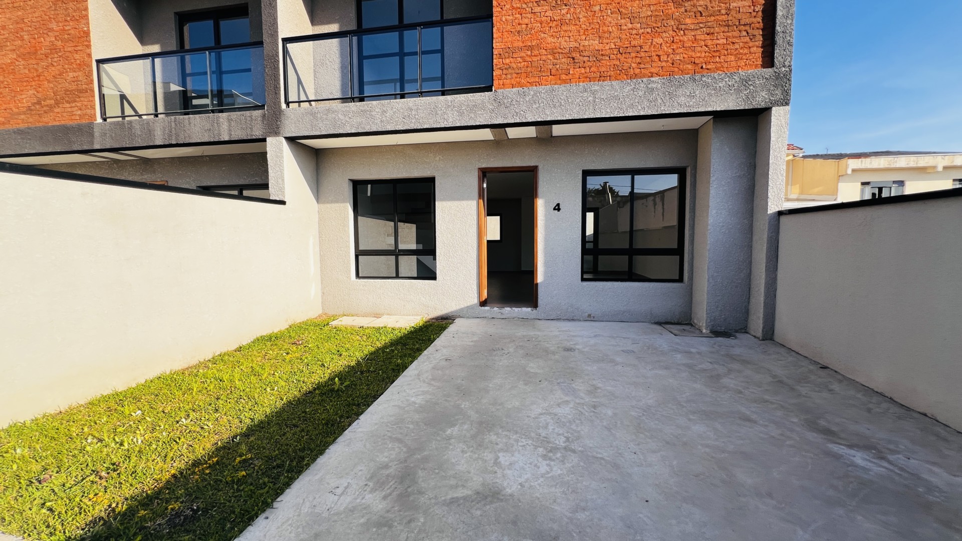 Sobrado para venda no Xaxim em Curitiba com 100m² por R$ 649.000,00