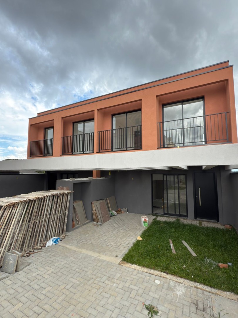 Sobrado para venda no Pilarzinho em Curitiba com 117m² por R$ 899.000,00