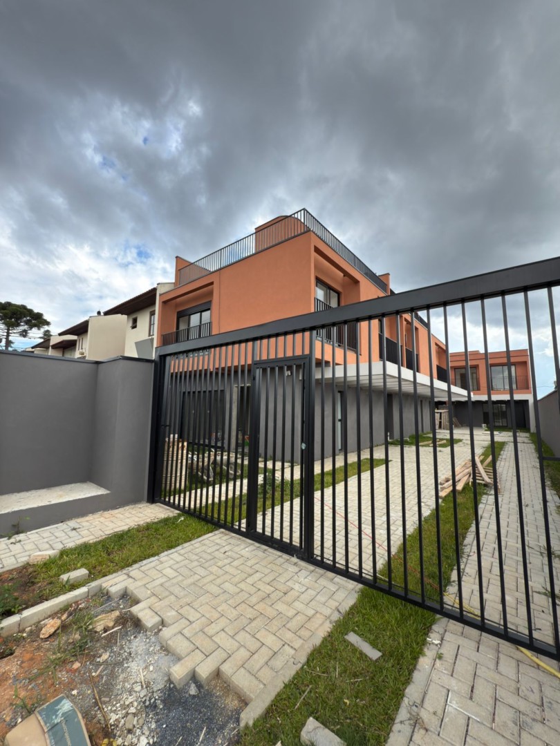 Sobrado para venda no Pilarzinho em Curitiba com 117m² por R$ 899.000,00