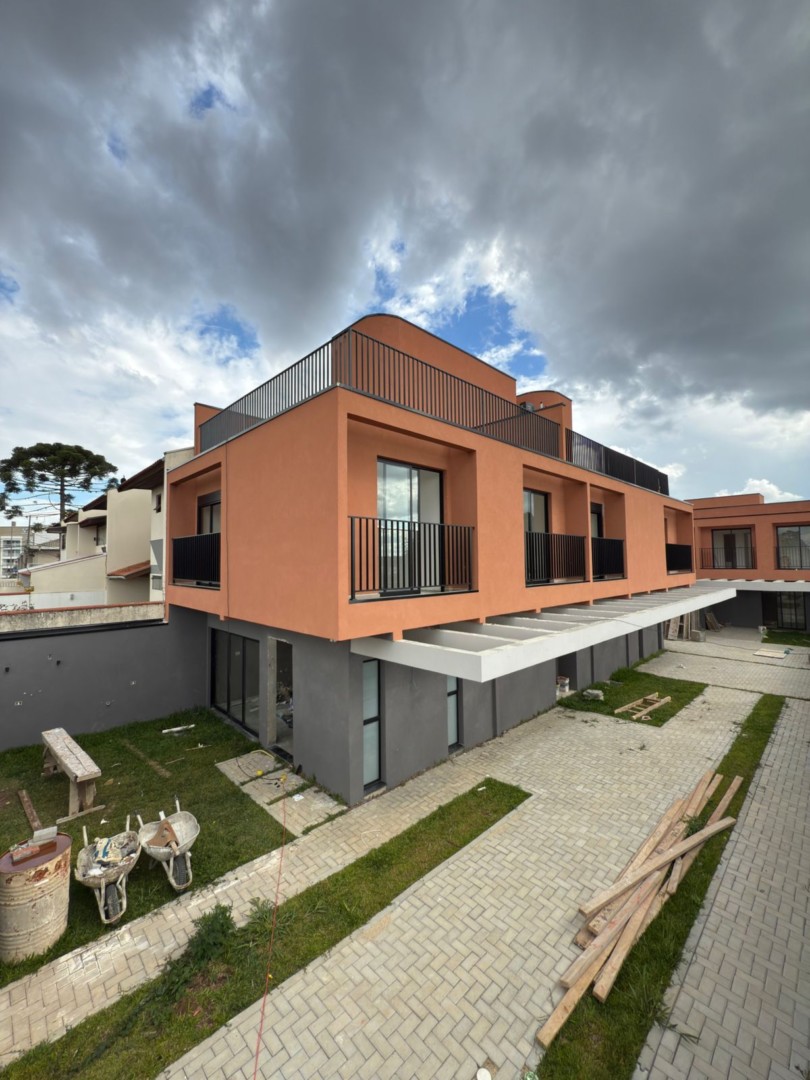 Sobrado para venda no Pilarzinho em Curitiba com 117m² por R$ 899.000,00