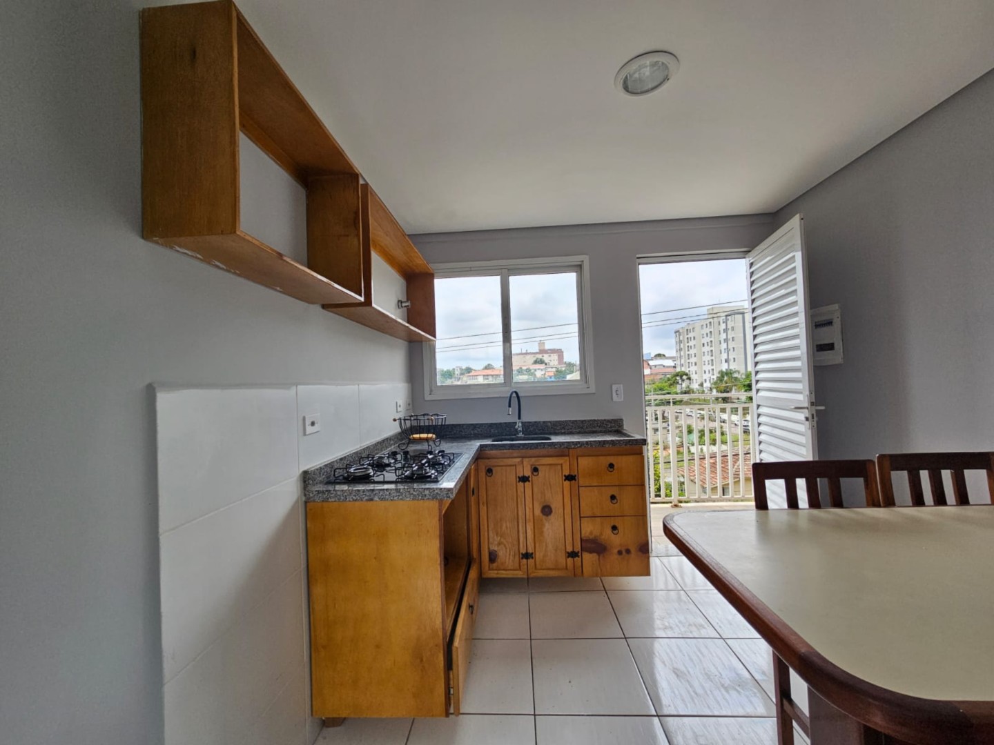 Apartamento para locacao no Lindoia em Curitiba com 28,34m² por R$ 1.300,00