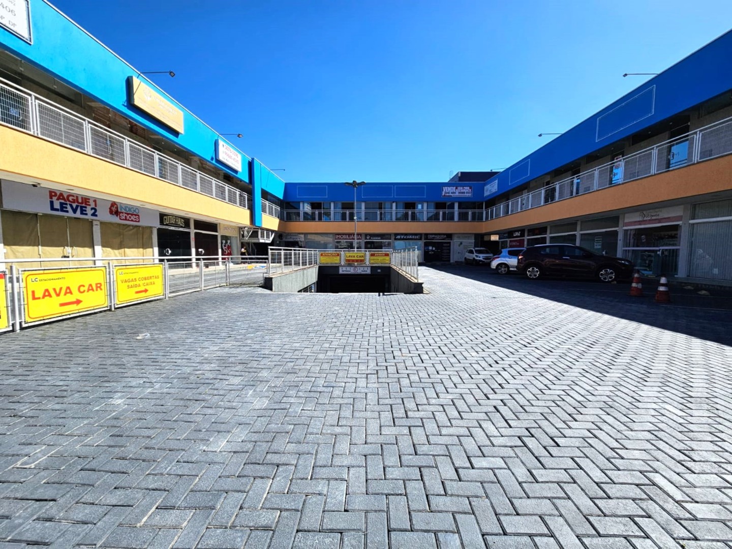 Conjunto Comercial para locacao no Novo Mundo em Curitiba com 46,1m² por R$ 1.350,00