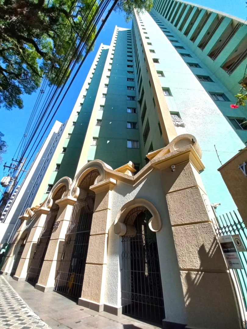 Apartamento para locacao no Centro em Curitiba com 92,07m² por R$ 2.000,00