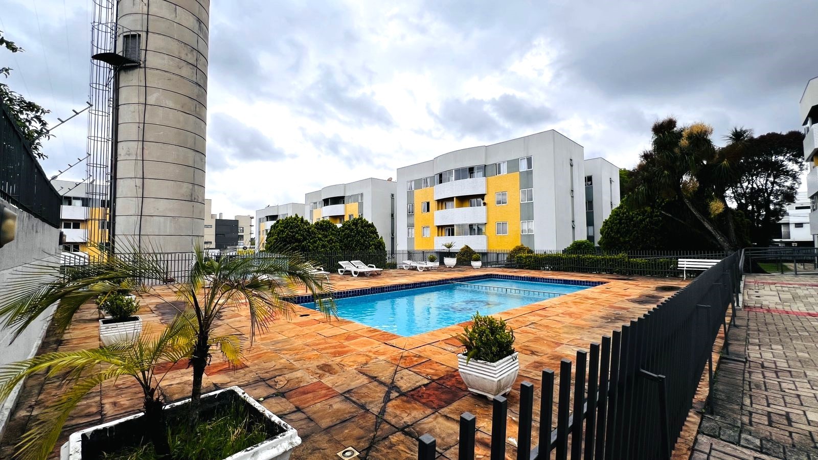 Apartamento para locacao no Hauer em Curitiba com 75,94m² por R$ 2.300,00