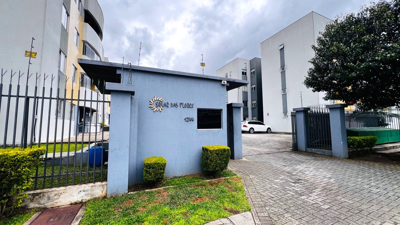 Apartamento para locacao no Hauer em Curitiba com 75,94m² por R$ 2.300,00