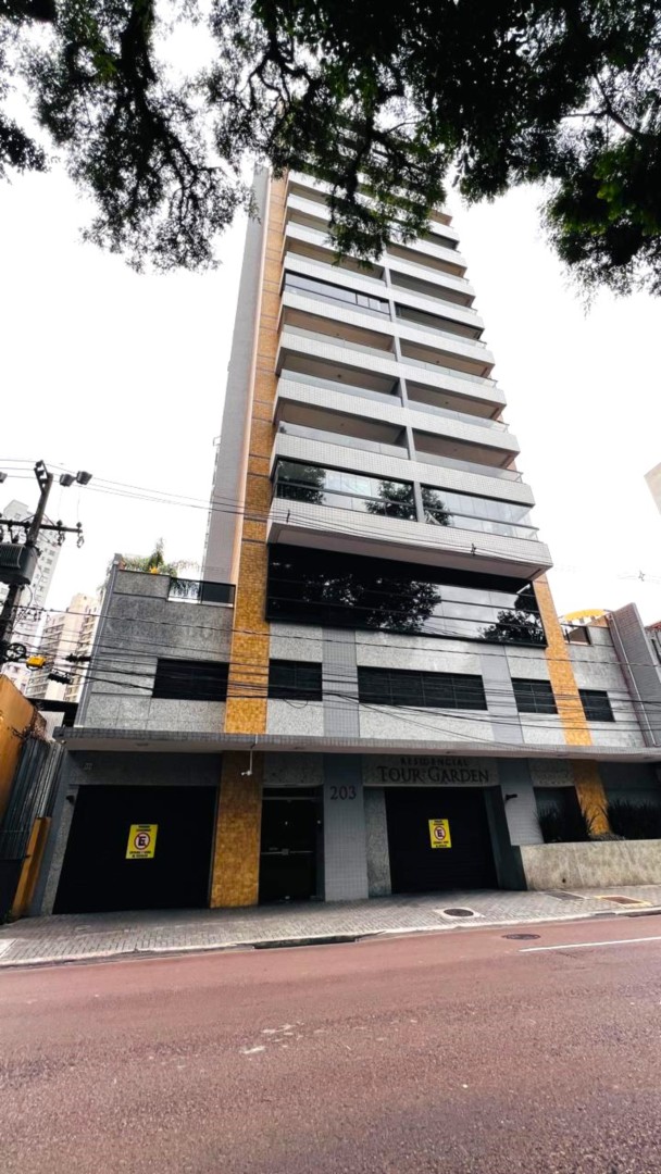 Apartamento para locacao no Centro em Curitiba com 57m² por R$ 2.400,00