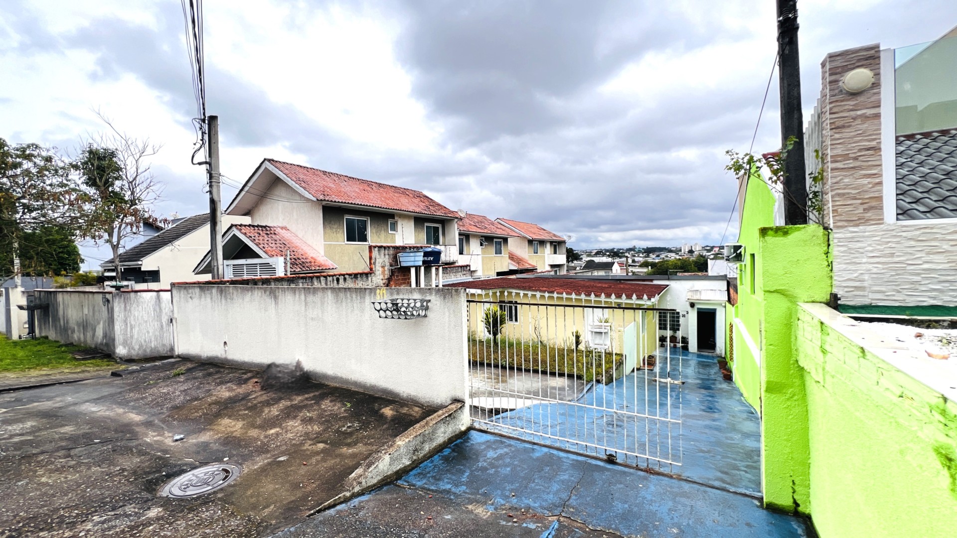 Casa Residencial para locacao no Uberaba em Curitiba com 150m² por R$ 1.500,00
