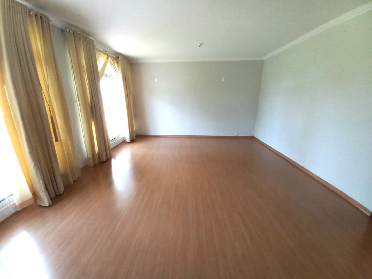 Casa Residencial para venda no Boqueirao em Curitiba com 441,75m² por R$ 1.050.000,00