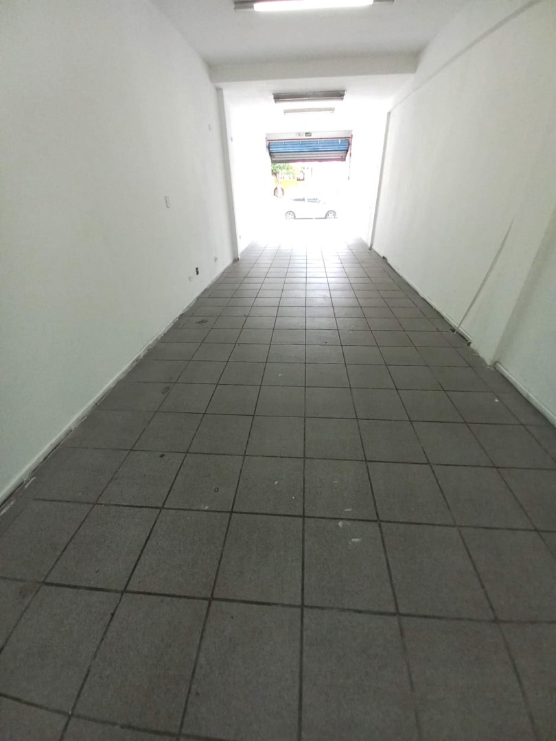 Loja para locacao no Boqueirao em Curitiba com 46,35m² por R$ 1.700,00