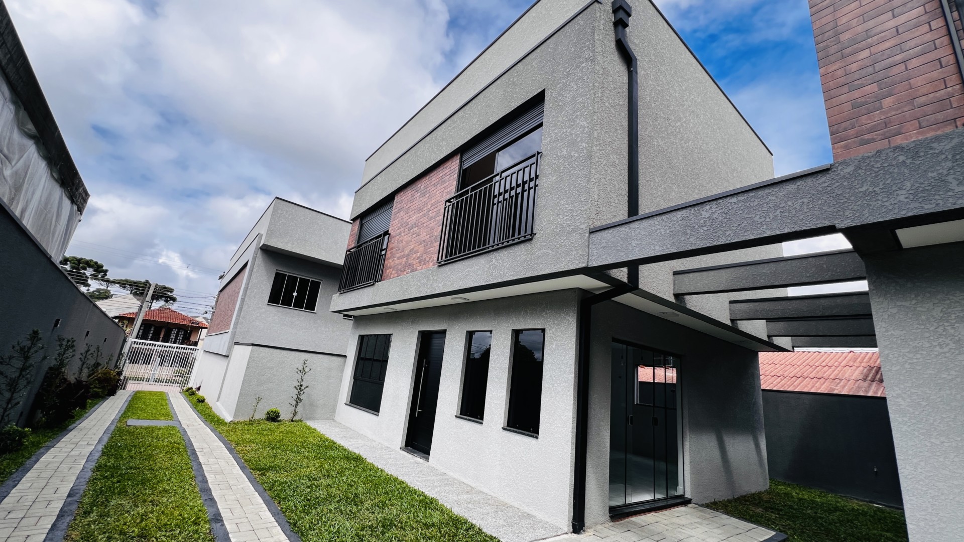 Sobrado para venda no Sao Braz em Curitiba com 96m² por R$ 700.000,00