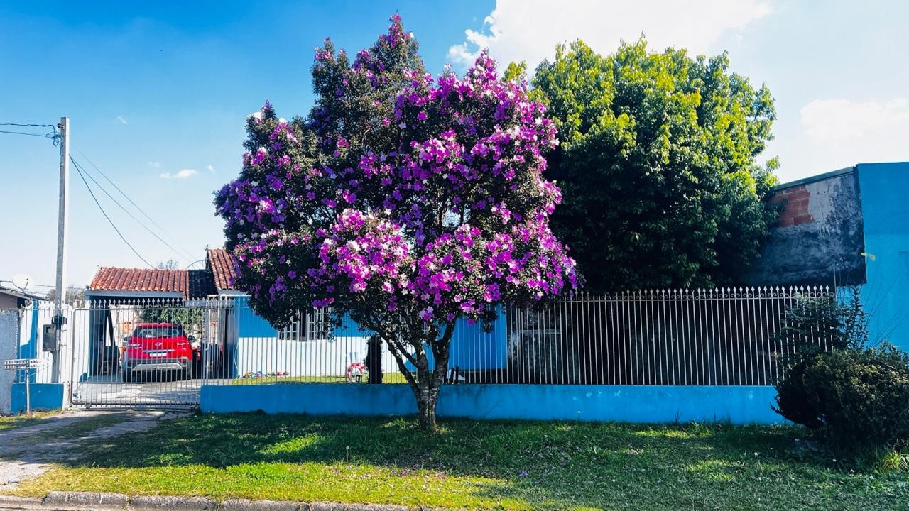 Casa Residencial para venda no Boqueirao em Curitiba com 320m² por R$ 500.000,00