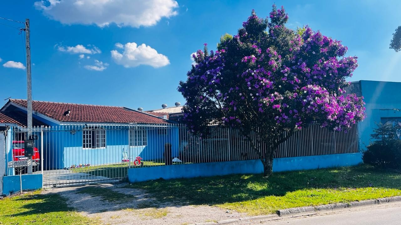 Casa Residencial para venda no Boqueirao em Curitiba com 320m² por R$ 500.000,00