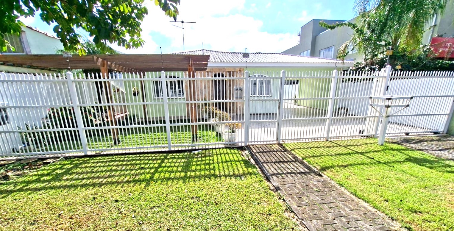 Casa Residencial para locacao no Boqueirao em Curitiba com 770m² por R$ 10.000,00