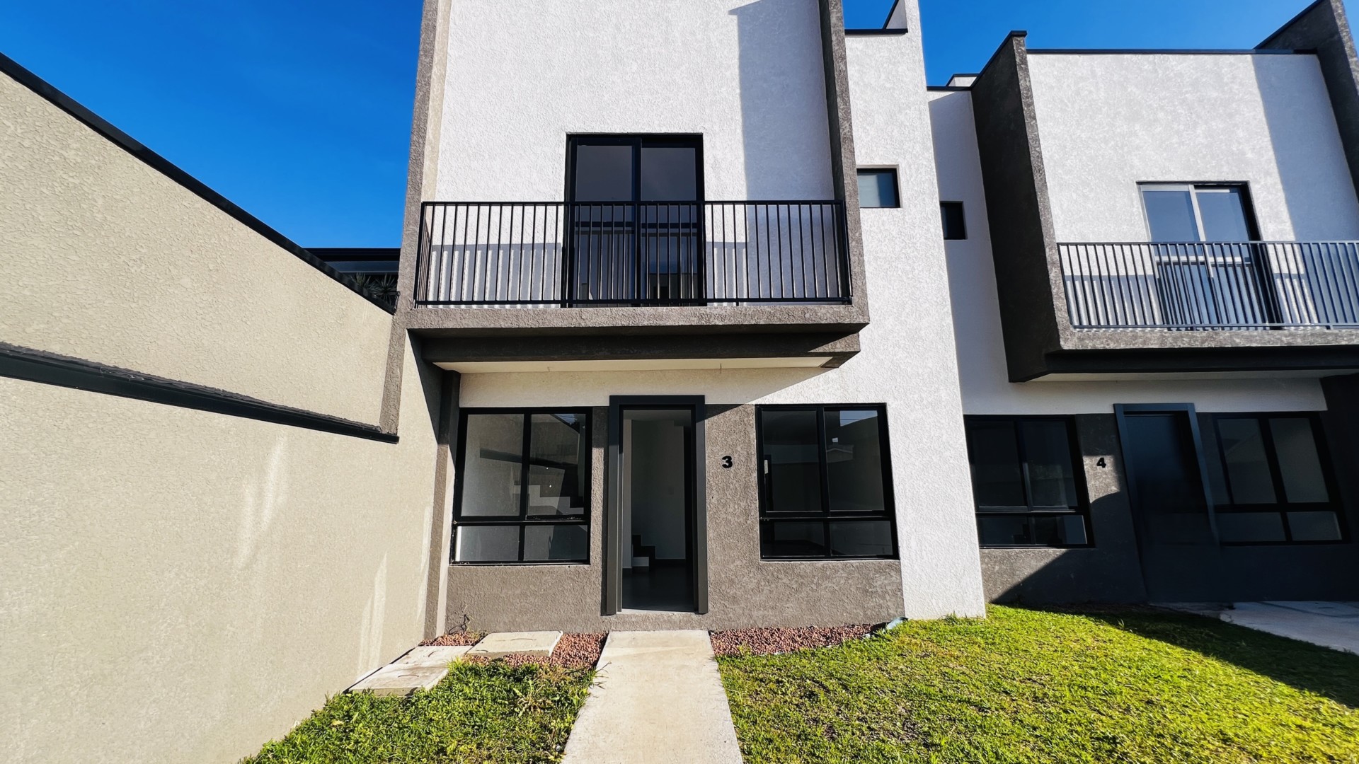 Sobrado para venda no Xaxim em Curitiba com 100m² por R$ 657.000,00