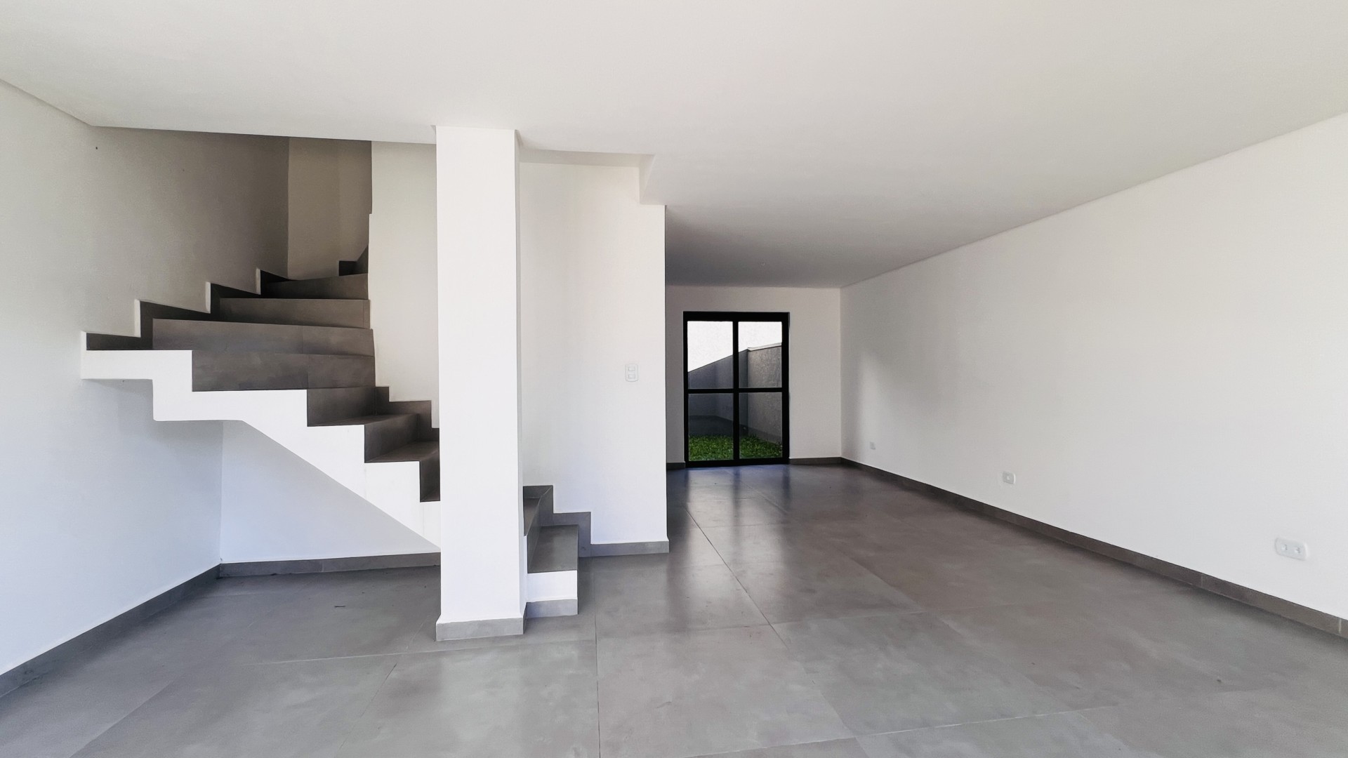 Sobrado para venda no Xaxim em Curitiba com 100m² por R$ 657.000,00