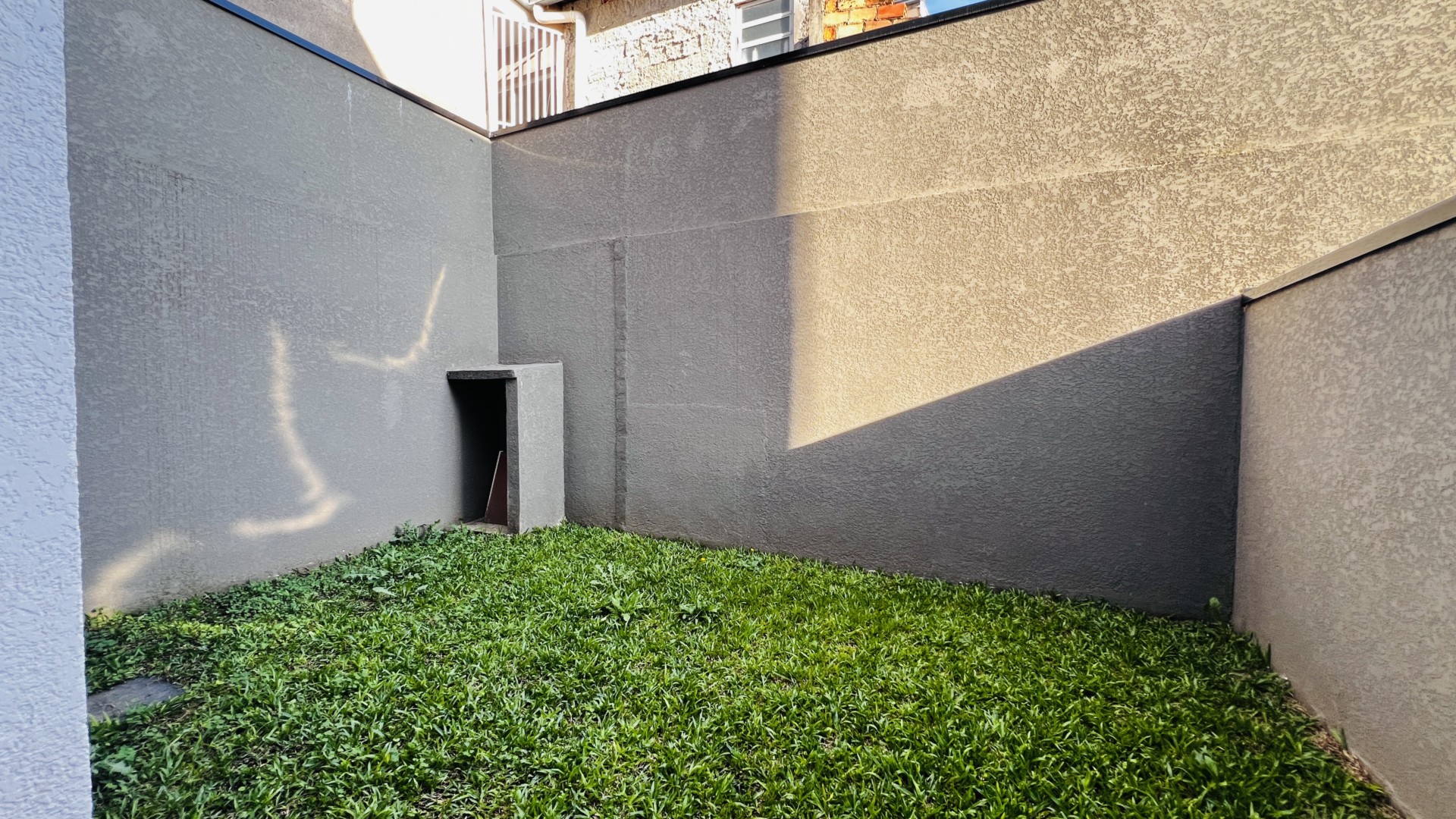 Sobrado para venda no Xaxim em Curitiba com 100m² por R$ 657.000,00