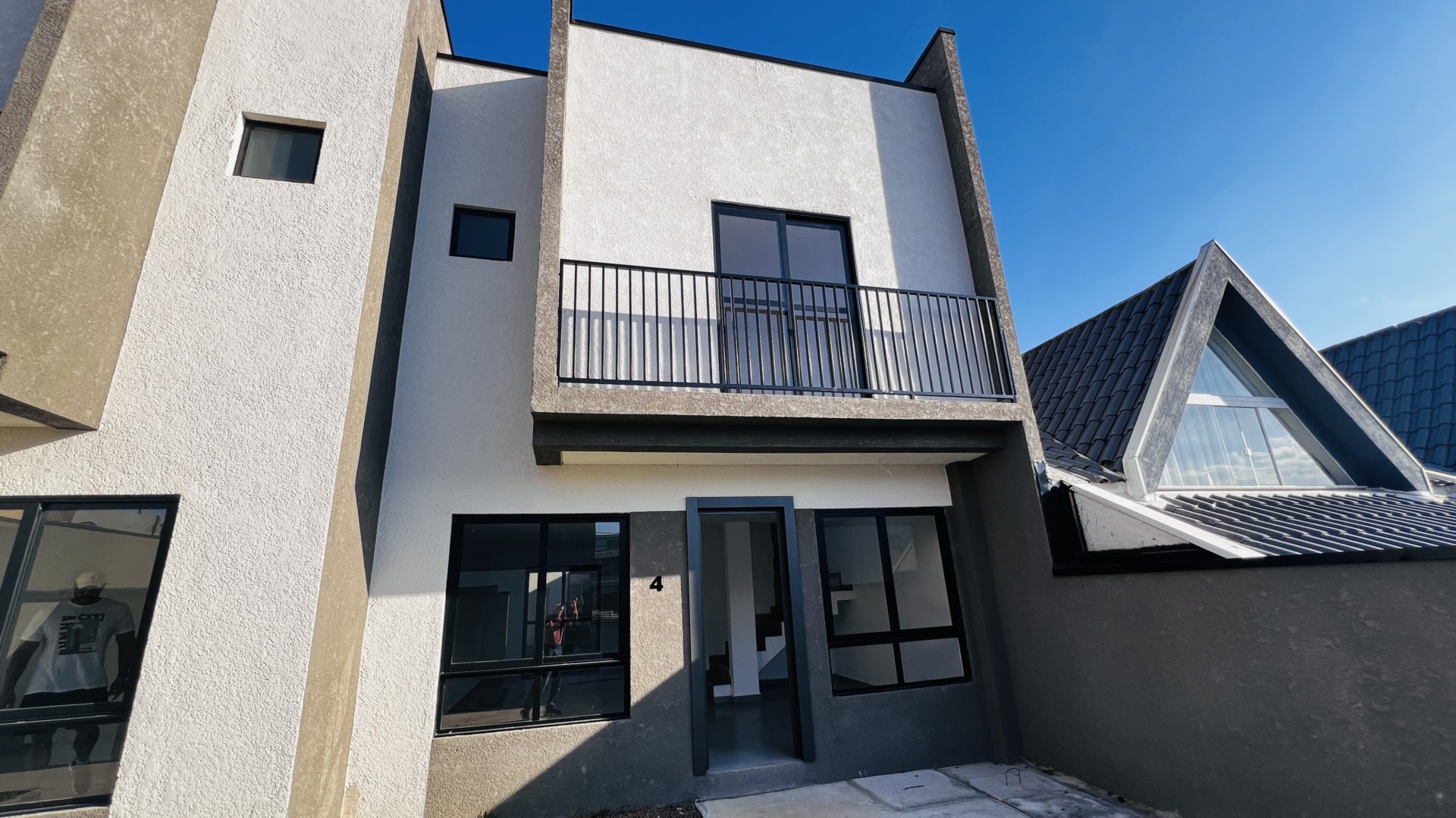 Sobrado para venda no Xaxim em Curitiba com 100m² por R$ 599.000,00