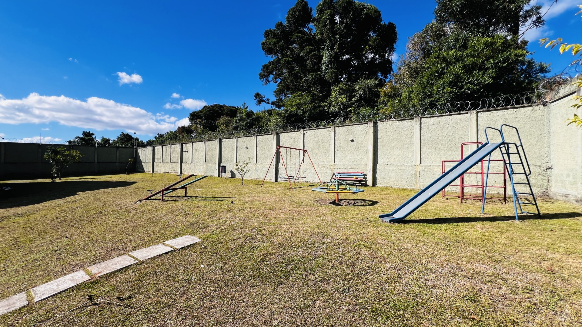 venda-apartamento-2-quartos-1-vaga-xaxim-floresta-negra-curi