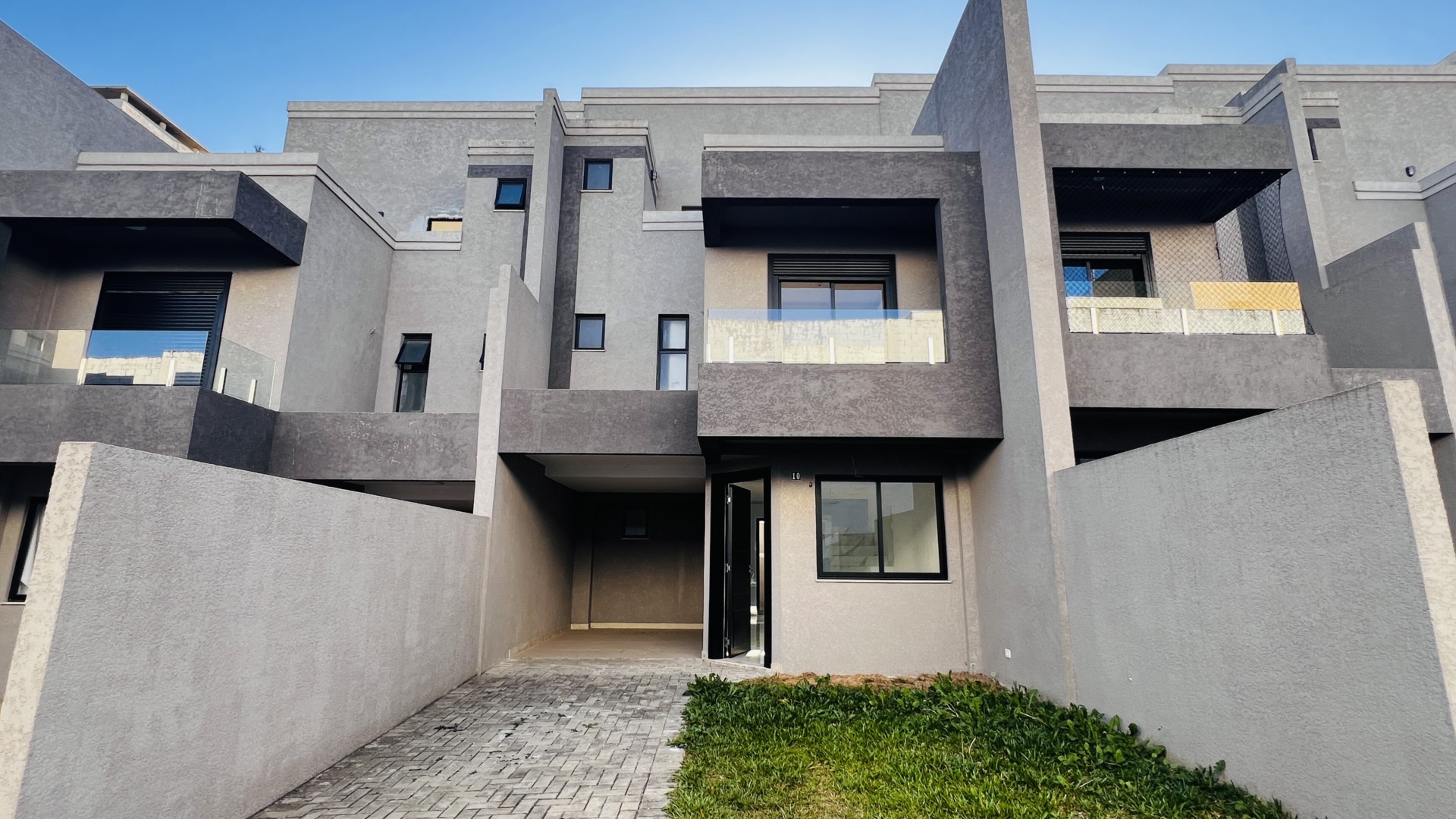 Sobrado para venda no Uberaba em Curitiba com 132m² por R$ 640.000,00