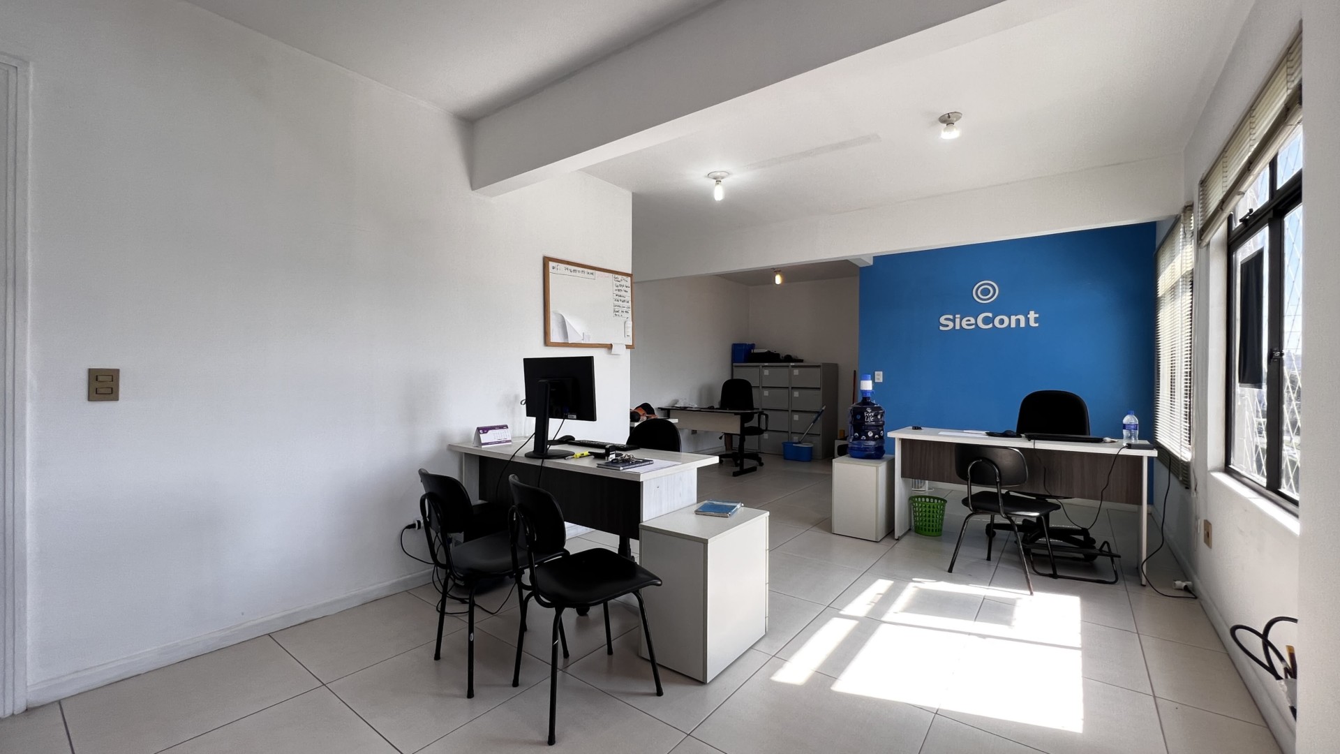 Sala Comercial para venda no Parolin em Curitiba com 52,7m² por R$ 140.000,00