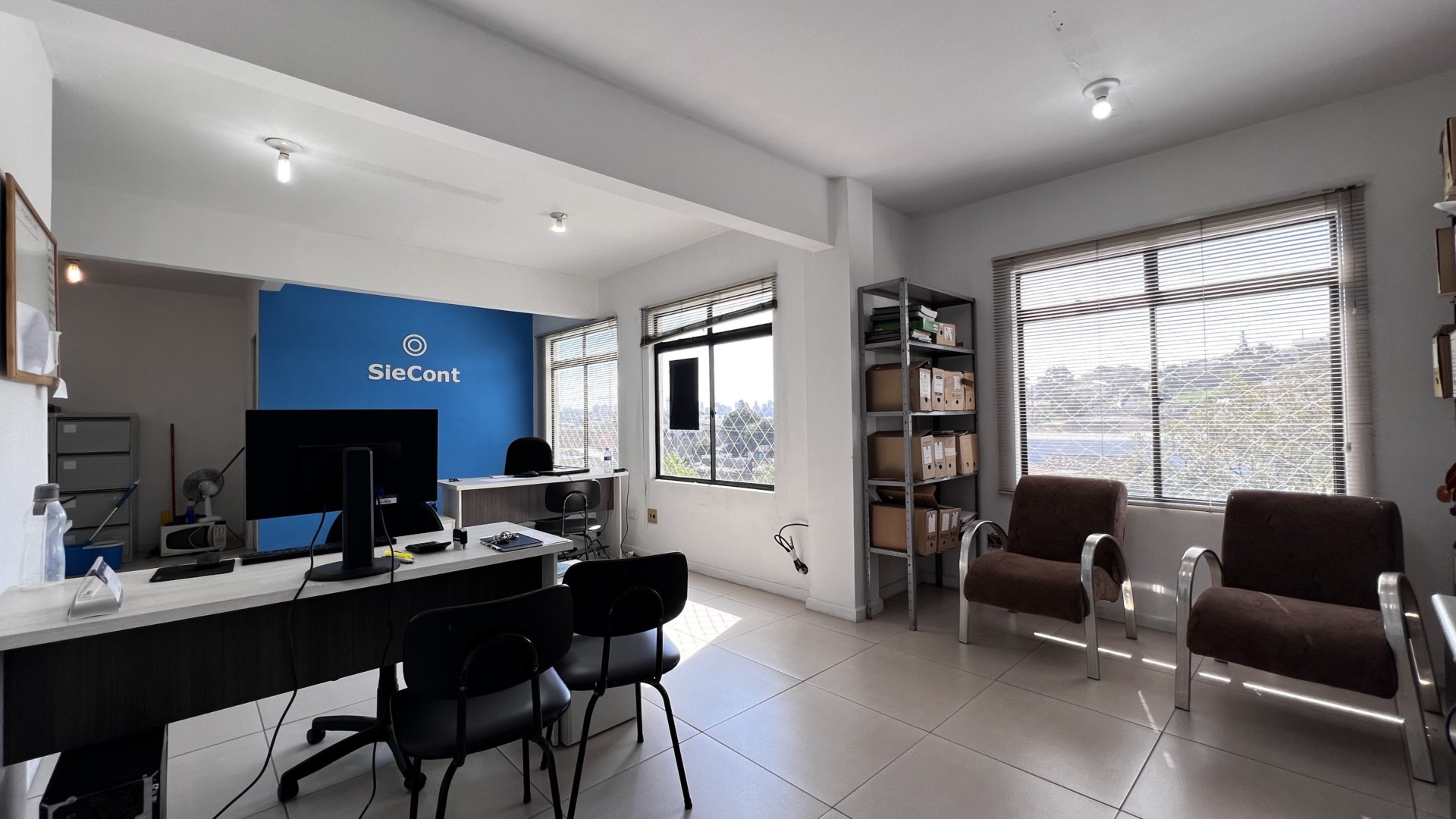 Sala Comercial para venda no Parolin em Curitiba com 52,7m² por R$ 140.000,00