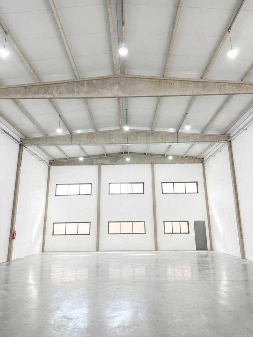 Barracão para locacao no Boqueirao em Curitiba com 770m² por R$ 11.000,00