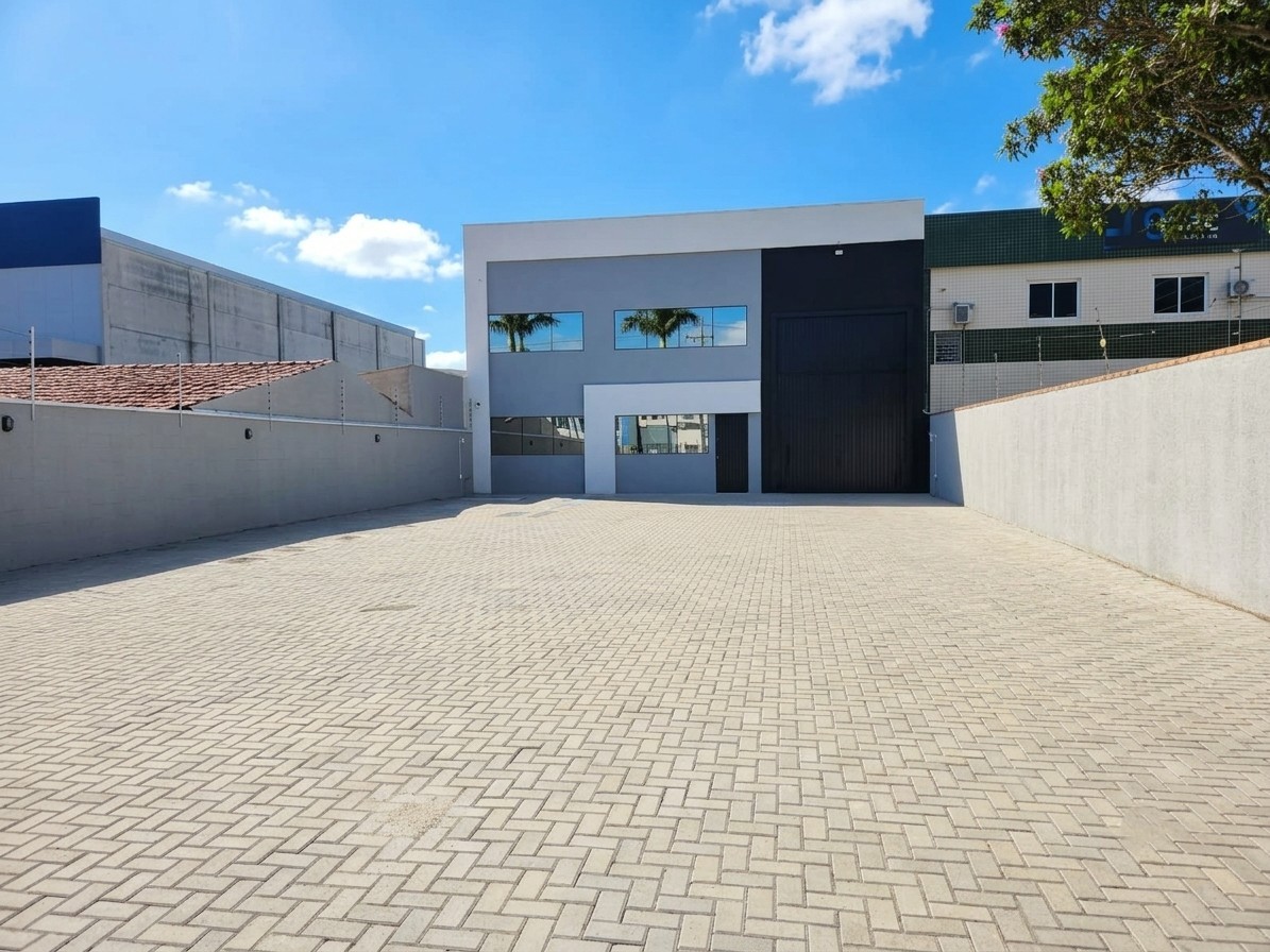 Barracão para locacao no Boqueirao em Curitiba com 770m² por R$ 11.000,00