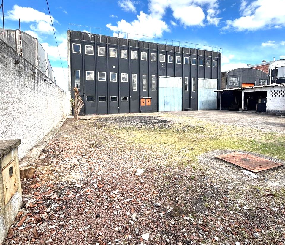 Barracão para venda no Xaxim em Curitiba com 993,18m² por R$ 3.800.000,00