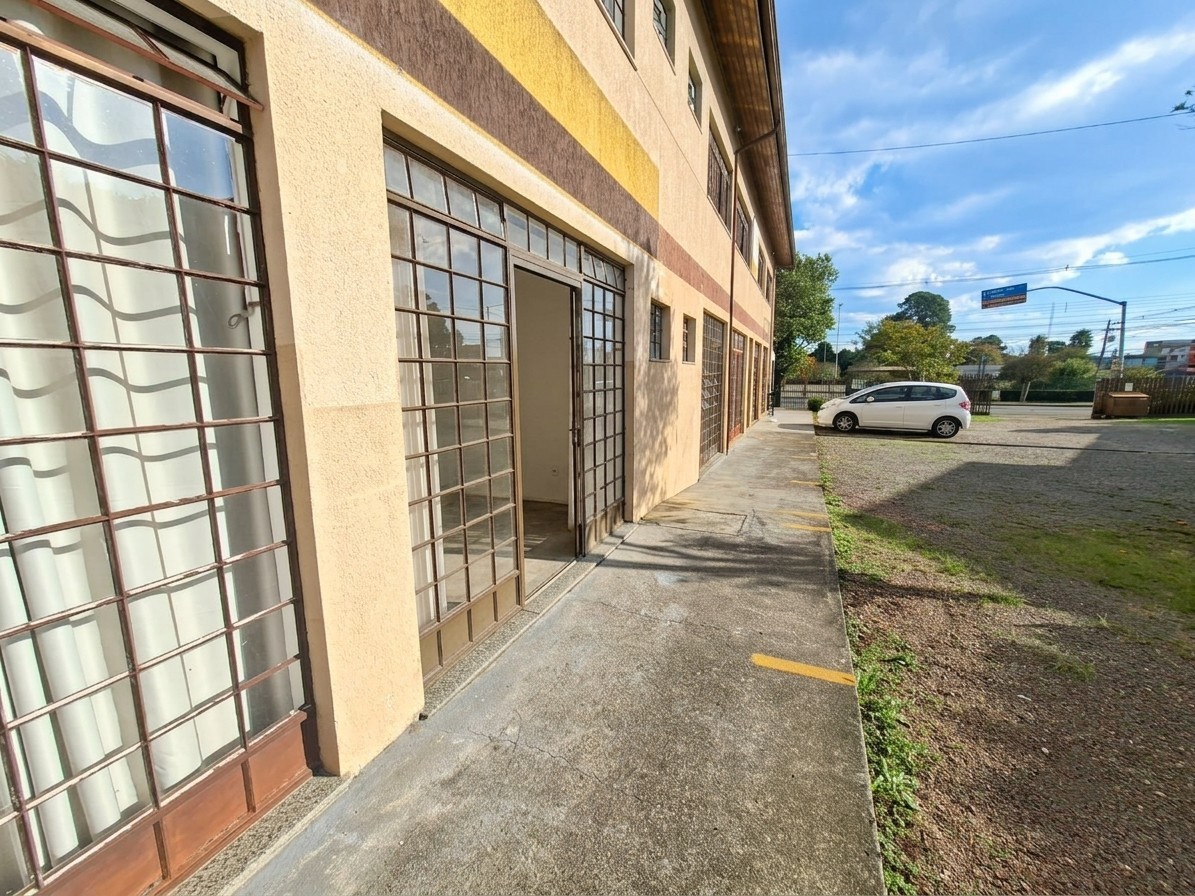 Loja para locacao no Boqueirao em Curitiba com 25,62m² por R$ 1.100,00