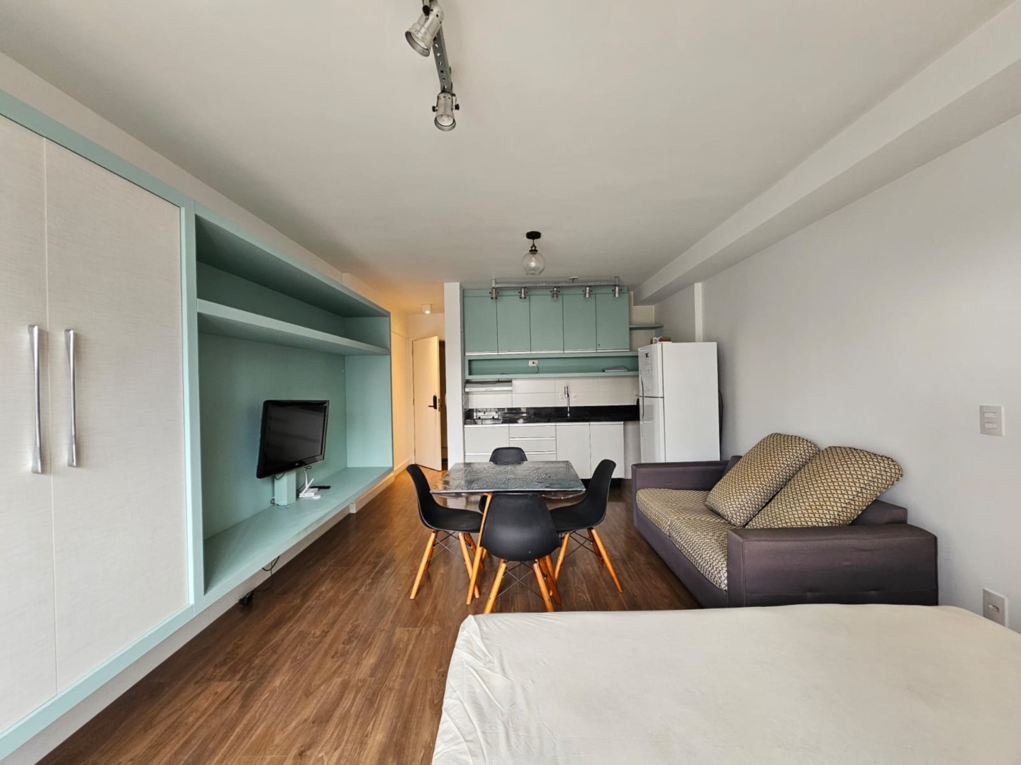 Apartamento para locacao no Centro em Curitiba com 42,27m² por R$ 1.890,00