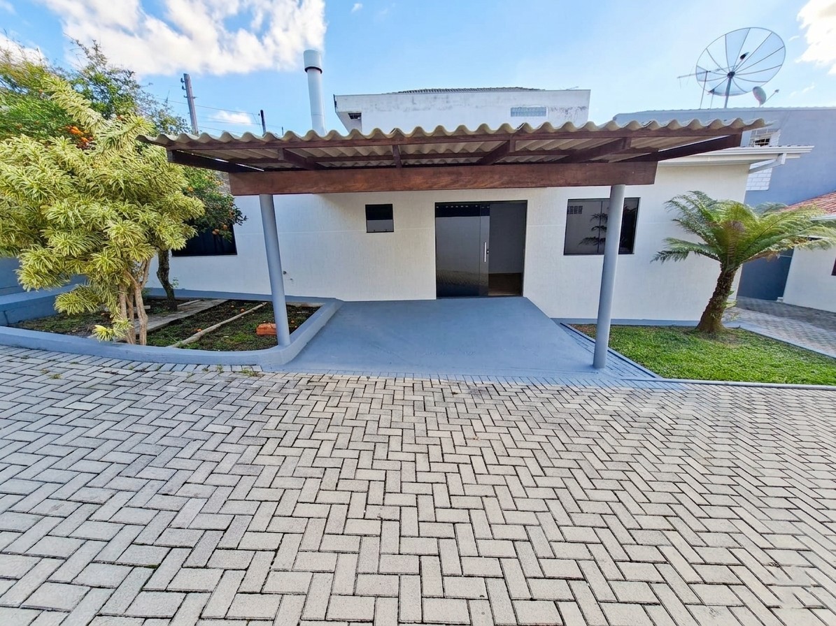 Casa Residencial para locacao no Xaxim em Curitiba com 170m² por R$ 4.400,00