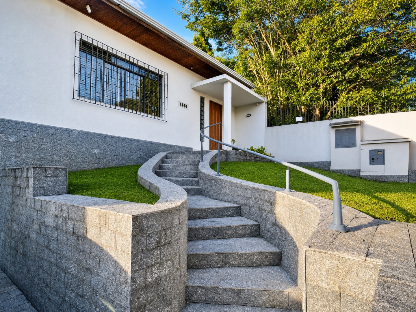 Casa Comercial para venda no Hugo Lange em Curitiba com 432m² por R$ 1.500.000,00