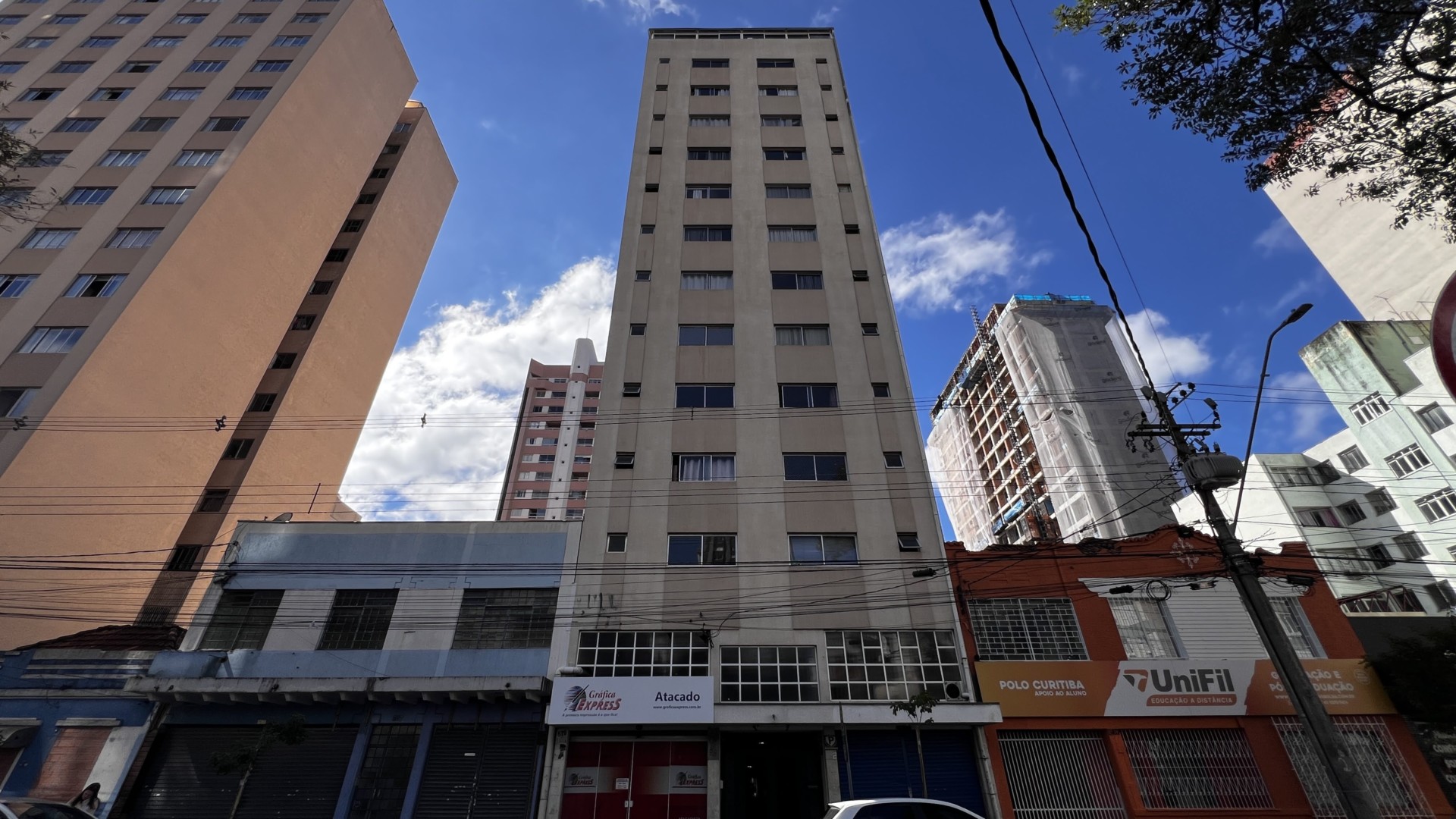 Apartamento para locacao no Centro em Curitiba com 40,84m² por R$ 1.800,00