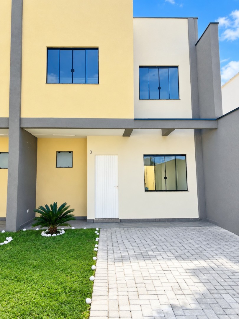 Sobrado para locacao no Uberaba em Curitiba com 94m² por R$ 3.000,00