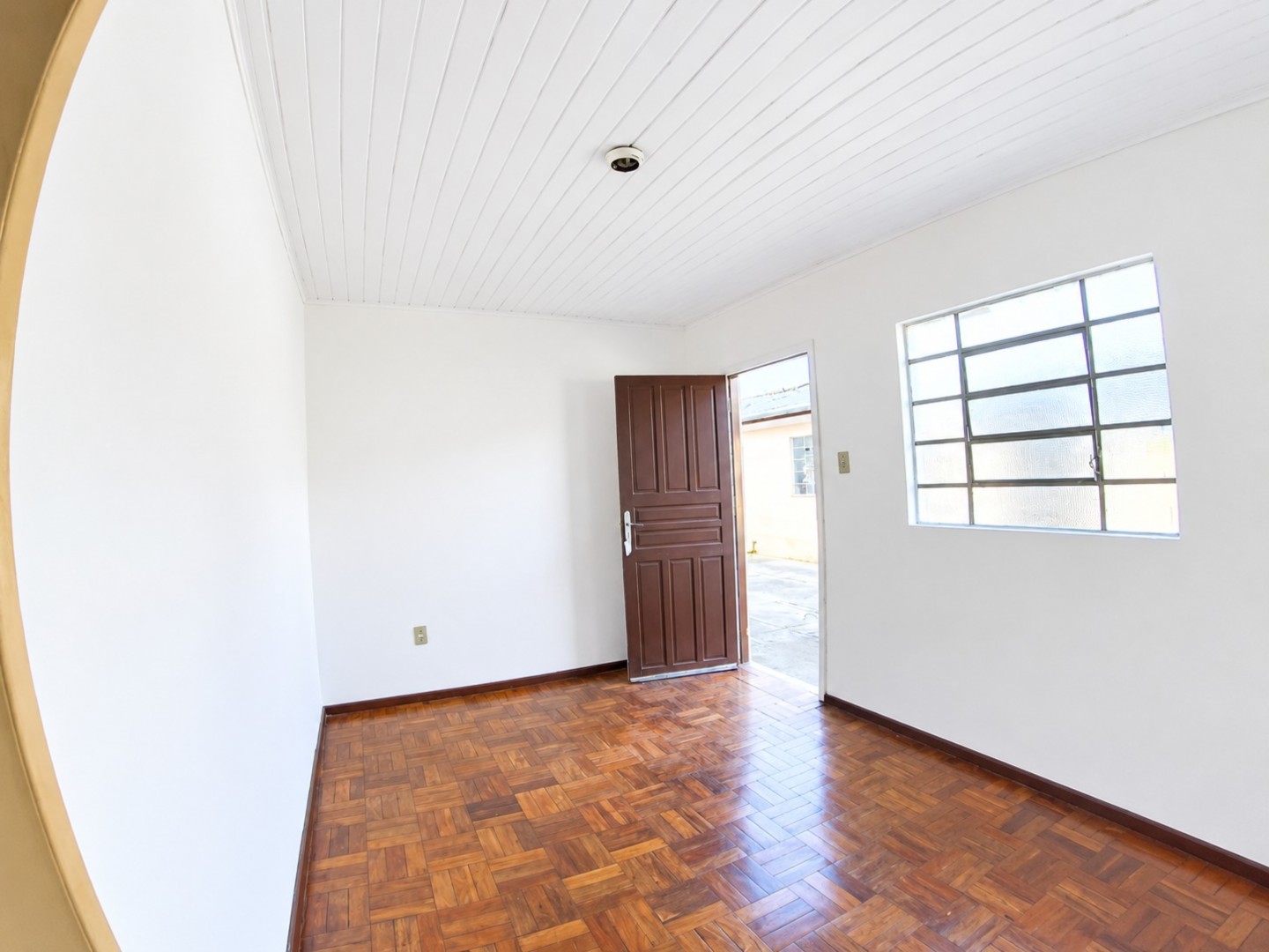Casa Residencial para locacao no Boqueirao em Curitiba com 40m² por R$ 1.200,00