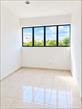 Sala Vazia com Janela Panorâmica.png
