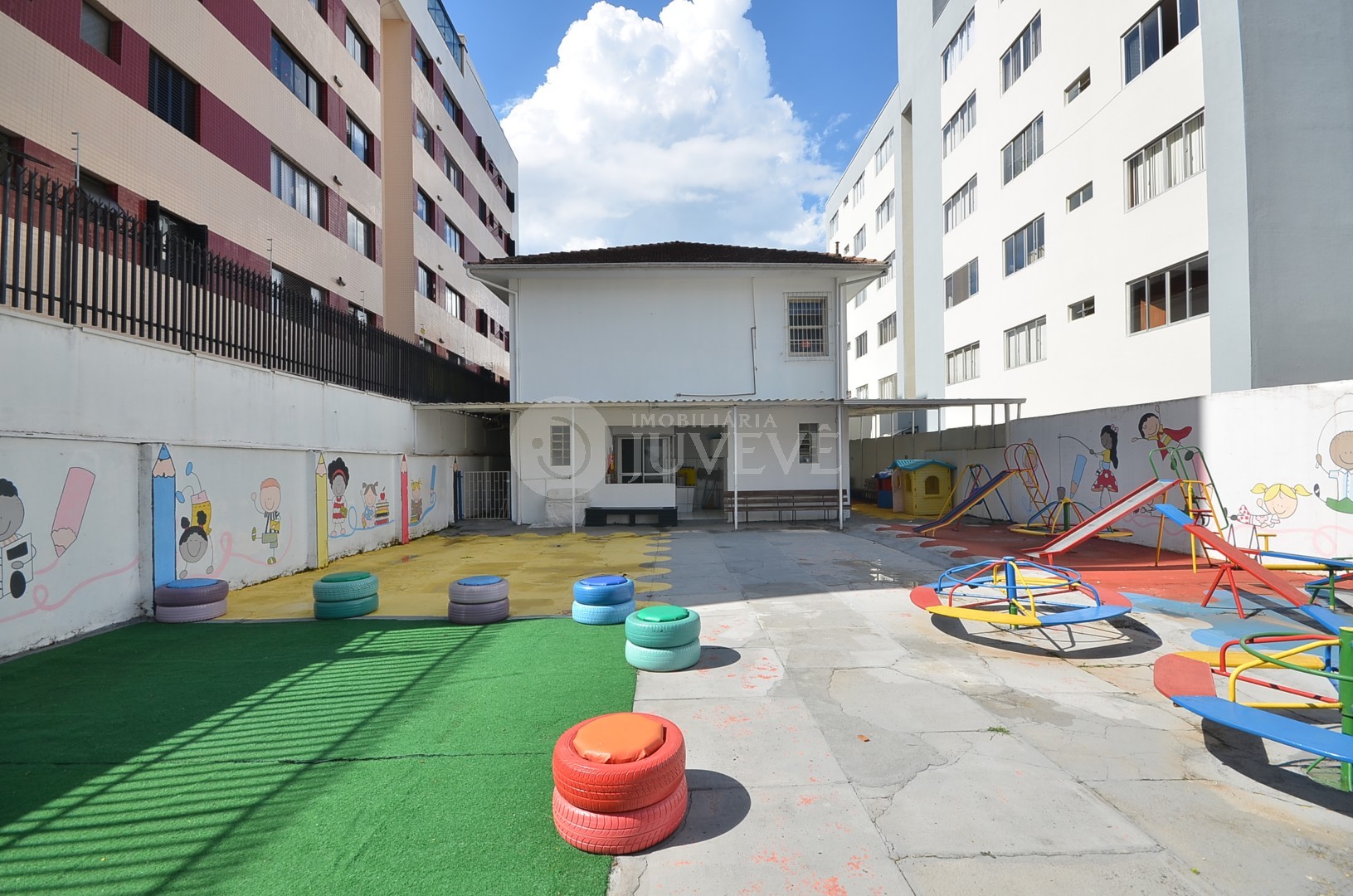 Casa Comercial