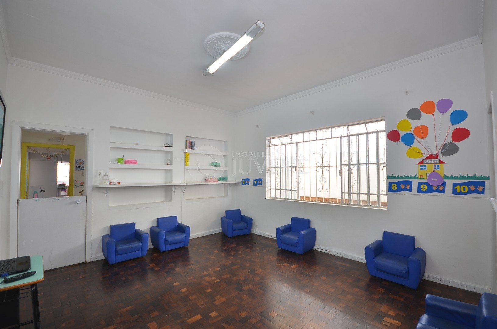 Casa Comercial