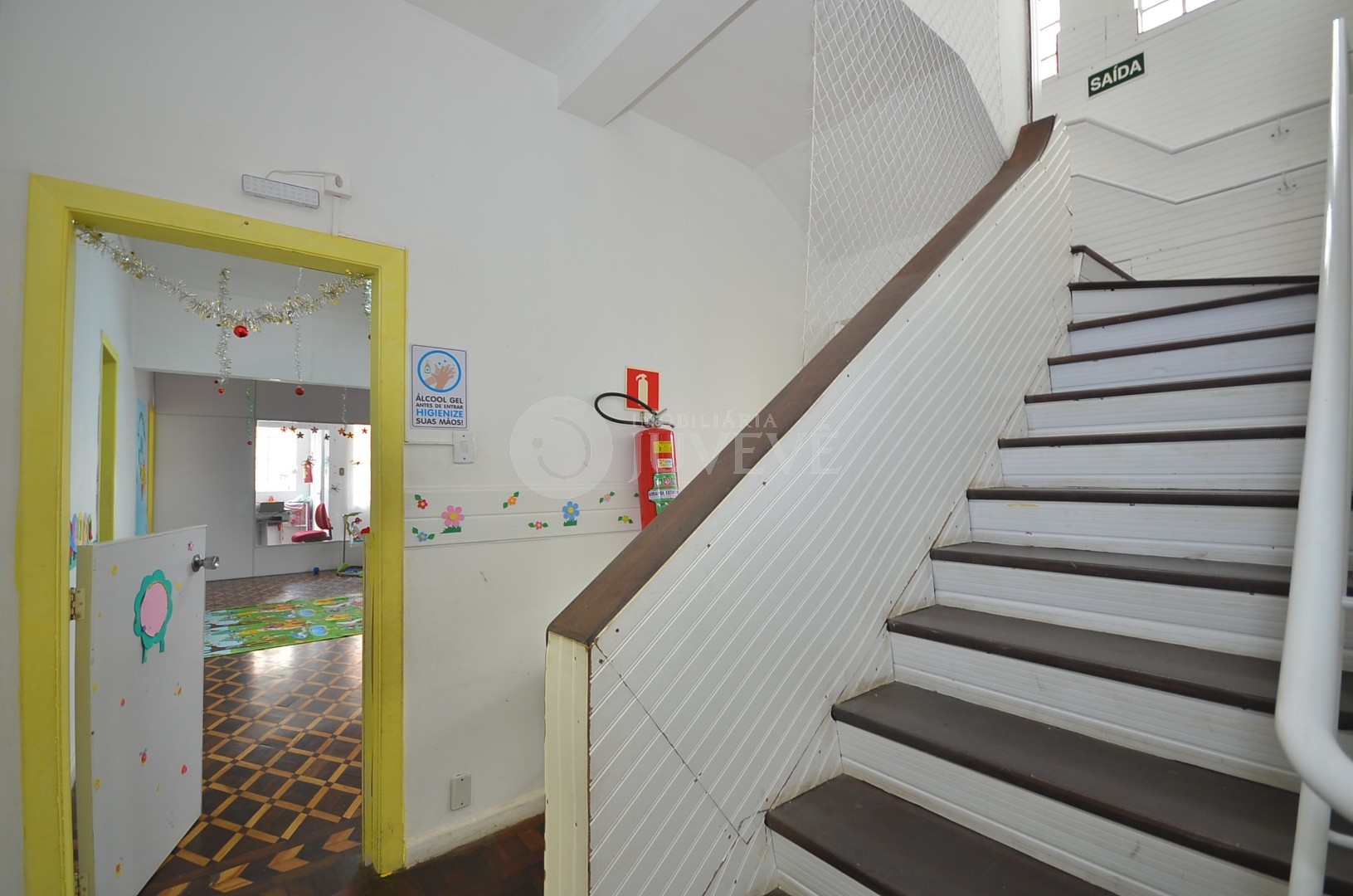 Casa Comercial