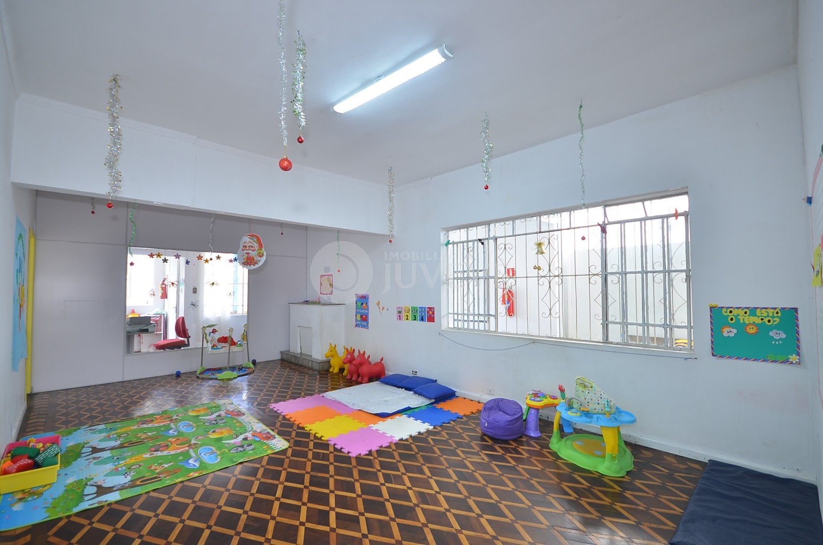 Casa Comercial