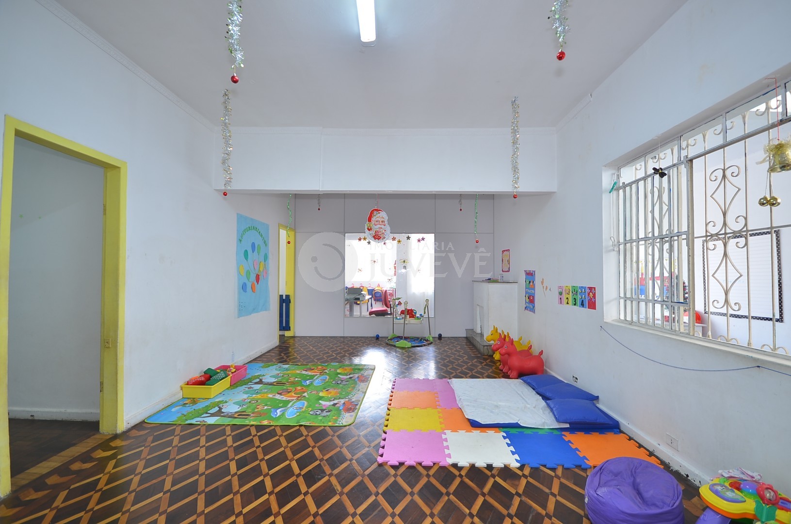Casa Comercial
