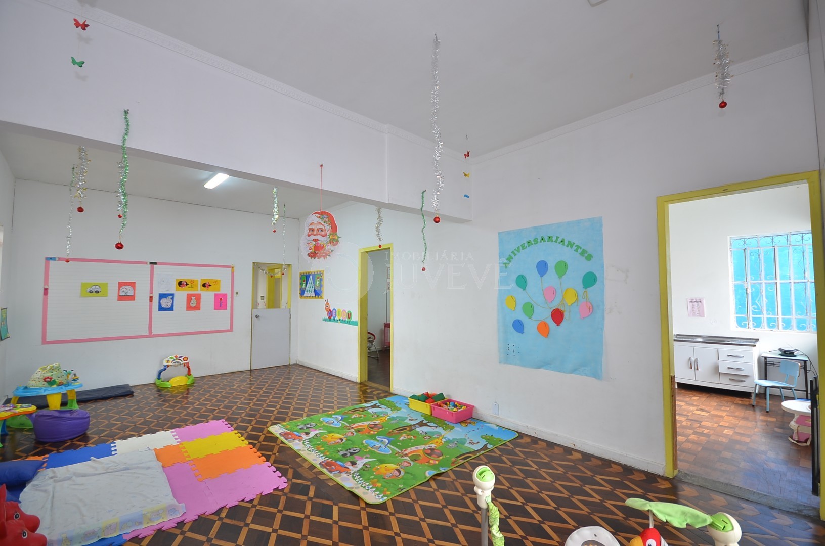 Casa Comercial