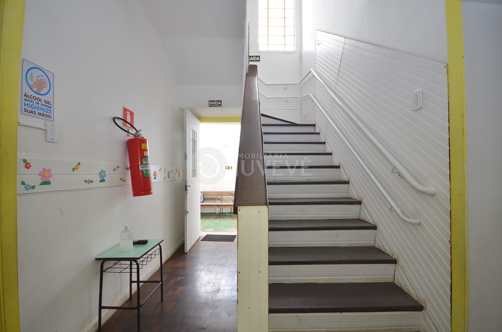 Casa Comercial