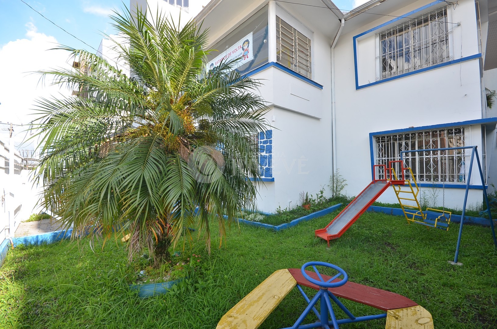Casa Comercial